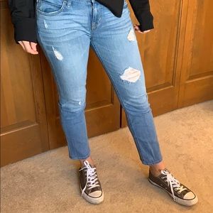 Distressed  modern boyfriend jeans